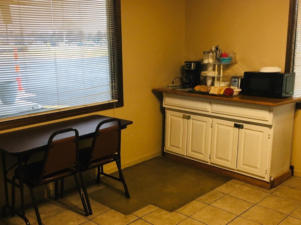 Budget Inn Caravan Motel Harrisonville Kültér fotó